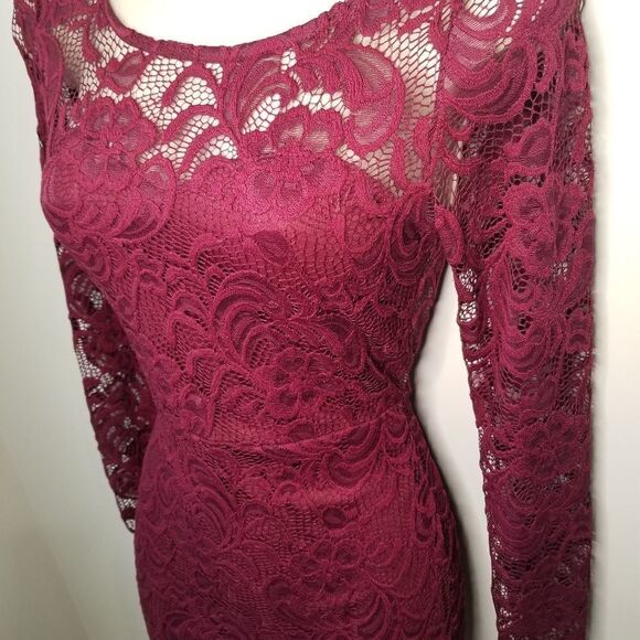 Burgundy lace dress  - Picture 6 of 7